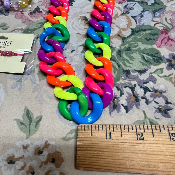 Necklace and bracelets - Picture 6 of 9